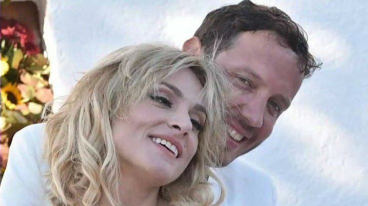 Ελεωνόρα Ζουγανέλη - Σπύρος Δημητρίου: Είδαμε πως περνάνε δημιουργικά την καραντίνα στο σπίτι τους [βίντεο]