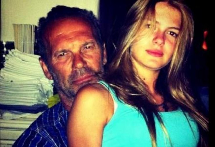 Η φωτογραφία και το μήνυμα της κόρη του Πέτρου Κωστόπουλου και της Τζένης Μπαλατσινού που τους έκανε να βουρκώσουν στον "αέρα"