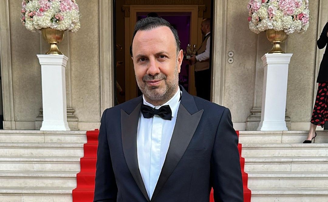 Τρύφωνος: Συγκίνησε η οικογενειακή φωτογραφία και το δημόσιο ευχαριστώ μετά το θάνατο της μητέρας του