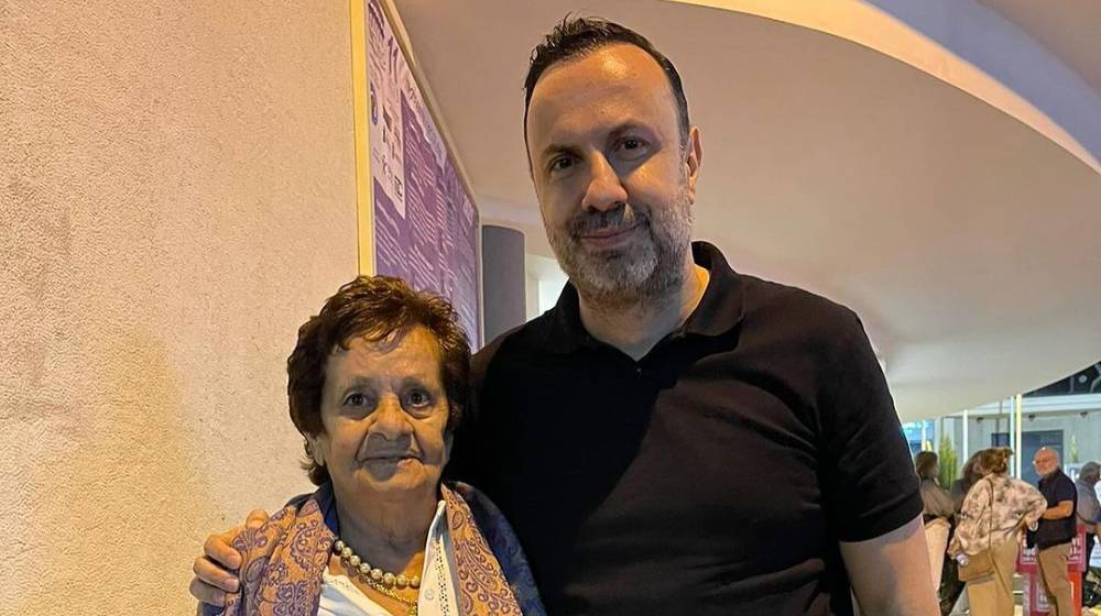 Δύσκολες ώρες για τον Τάσο Τρύφωνος – “Έφυγε” η μητέρα του