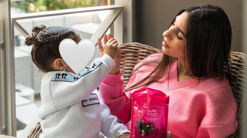 Θέλξια - Βαλέρια Φραγκούδη: Αγκαλιά με την κόρη της στον υπέρηχο [εικόνα]