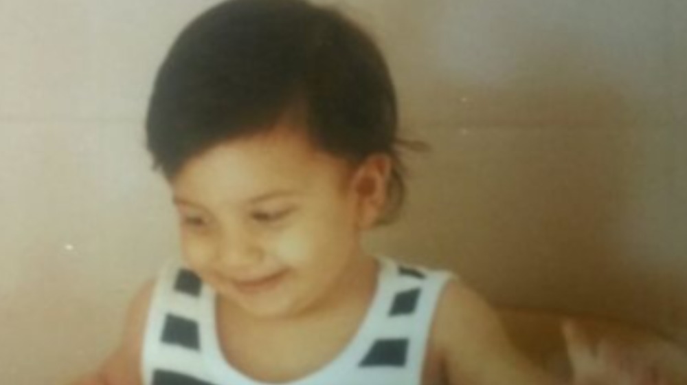 Μπορείτε να αναγνωρίσετε ποιος είναι σήμερα ο εικονιζόμενος Κύπριος ηθοποιός; 