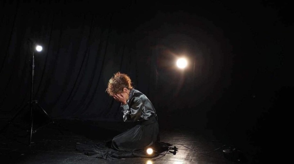 Ελληνίδα ηθοποιός: "Ήξερα ότι ήμουν όμορφη, περπατούσα στο δρόμο και έπεφταν από τις μοτοσυκλέτες"