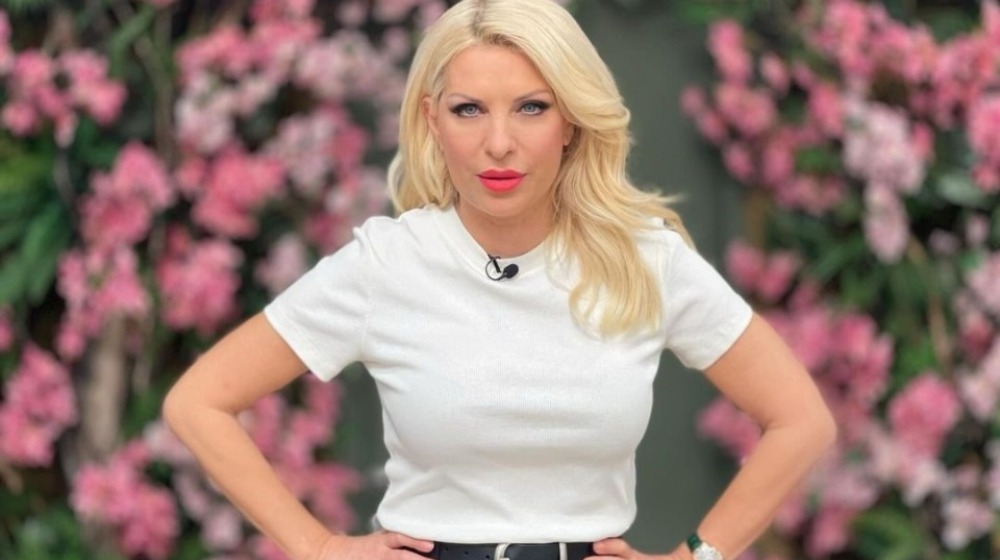 Γνωστός παρουσιαστής σε Μενεγάκη: "Είμαι σίγουρος ότι δεν είσαι ξανθιά, κάτι άλλο κρύβεται" [βίντεο]