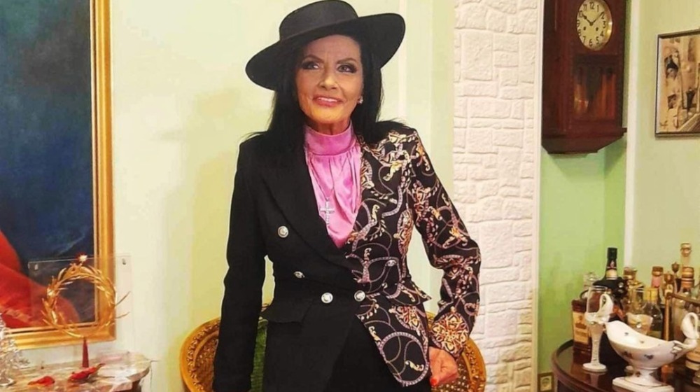 Εξιτήριο για τη Ζωζώ Σαπουντζάκη - Έφυγε από το νοσοκομείο τραγουδώντας