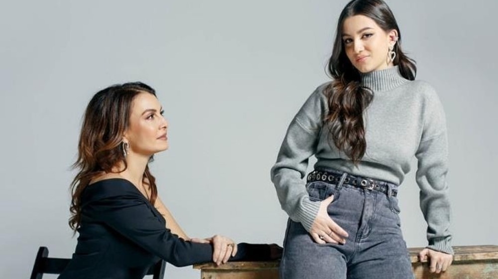 Χριστίνα Παυλίδου: Η selfie με την κόρη της κατά τη διάρκεια γυρισμάτων τηλεοπτικής σειράς [εικόνα]