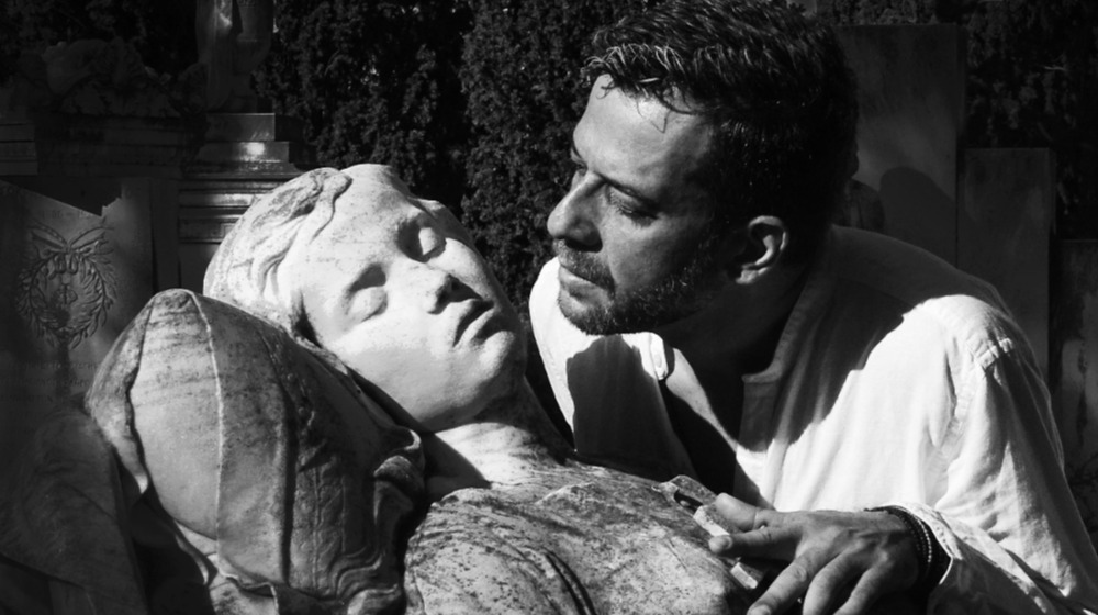 "Ο κοιμωμένος Χαλεπάς, ο σάλος άγιος": Η επιτυχημένη παράσταση της Ελλάδας ξανά στην Κύπρο