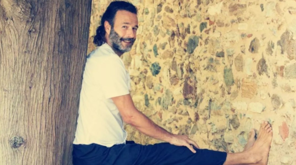 Θανάσης Ευθυμιάδης: "Παλεύω καθημερινά με τους φόβους μου - Γι’ αυτό περπατάω σε σπασμένα γυαλιά"