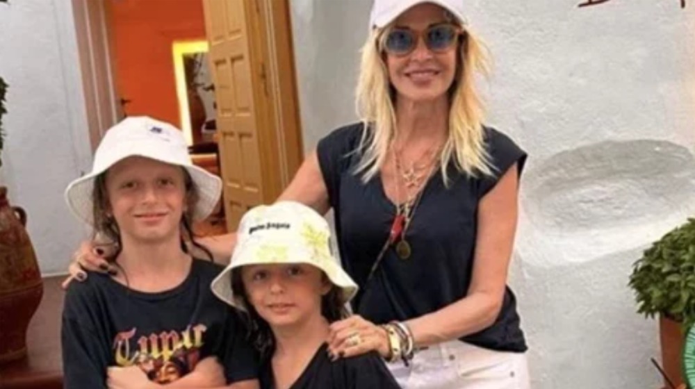 Άννα Βίσση: Μας έδειξε πως την περιγράφει ο εγγονός της στο σχολείο [εικόνα]