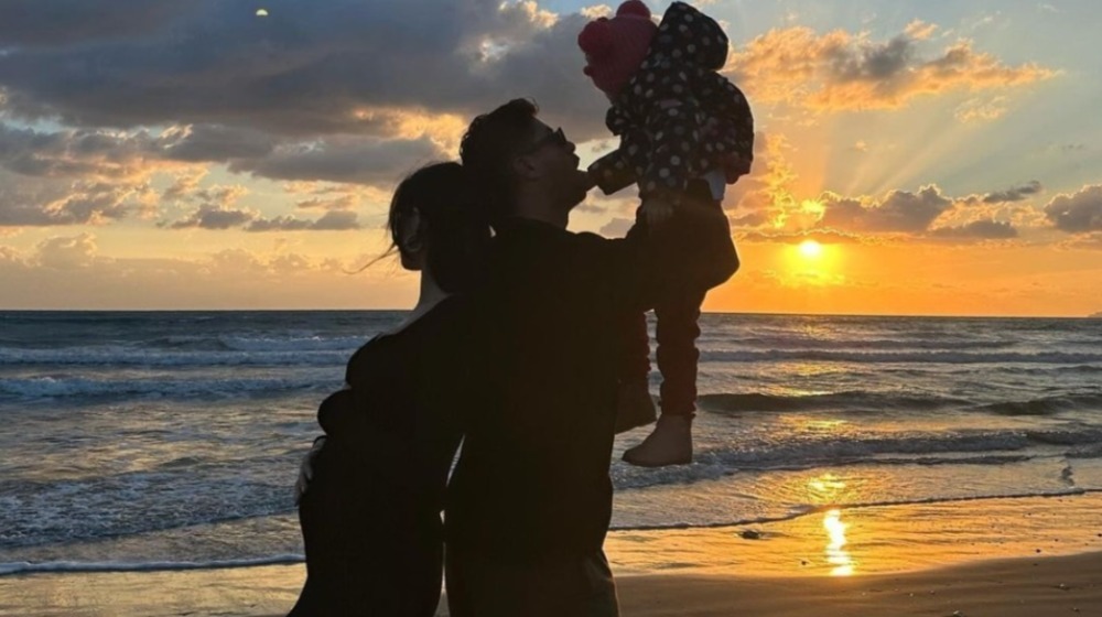 Έλενα Θεοδώρου: Έσβησε την γενέθλια τούρτα μαζί με τον σύζυγό της και την κορούλα τους [εικόνα & βίντεο]