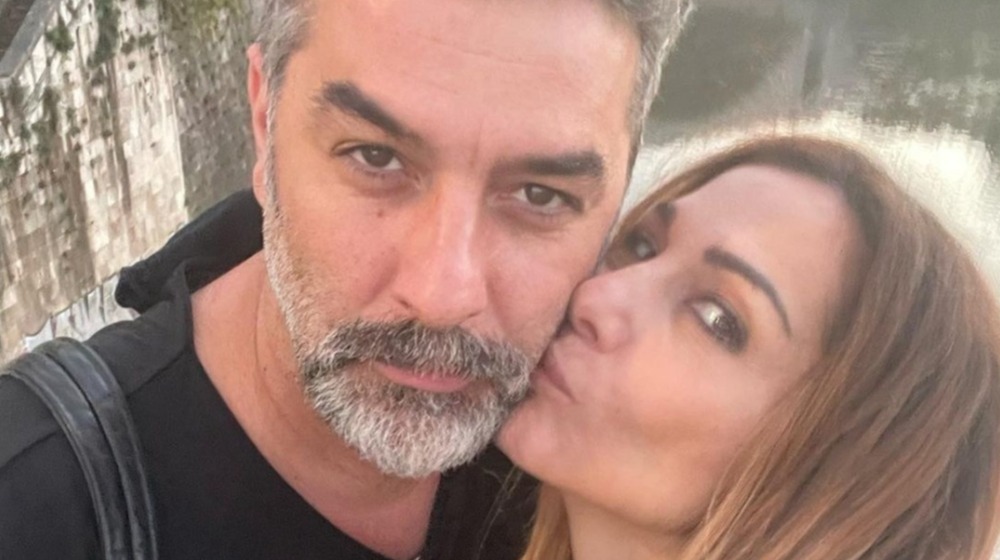 Βανδή - Μπισμπίκης: Η περιουσία που έχουν δημιουργήσει σε νησί της Ελλάδας [βίντεο]