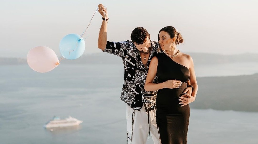 Γεωργία Βρανά: Η στιγμή που παίρνει εξιτήριο και φεύγουν οικογενειακώς από το μαιευτήριο [βίντεο]