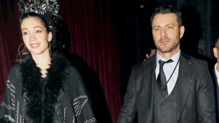 Αγγελόπουλος - Βαμβακούση: Η συνάντηση του πνευματικού τους με την κόρη τους στην Κρήτη [βίντεο]