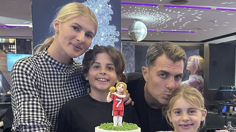 Χανταμπάκης: Ο απίθανος τρόπος που γιόρτασε τα γενέθλια της συζύγου του μαζί με τα παιδιά τους [βίντεο]