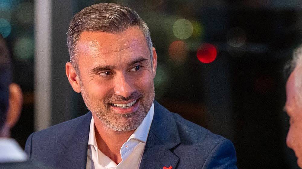 Είναι επίσημο! Ο Γιώργος Καπουτζίδης στο Netflix!