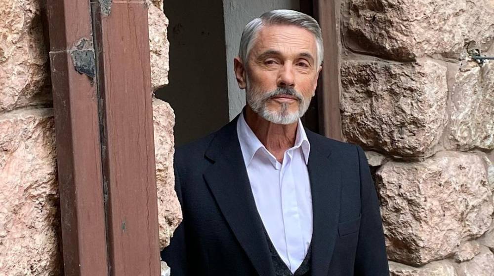 Σταύρος Ζαλμάς: “Έχω δεχθεί σεξουαλικές παρενοχλήσεις από πολύ επώνυμους ανθρώπους” [βίντεο]